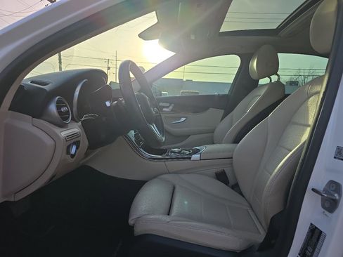 Used 2019 Mercedes-Benz C 300 Sedan w/ Premium Package image 9