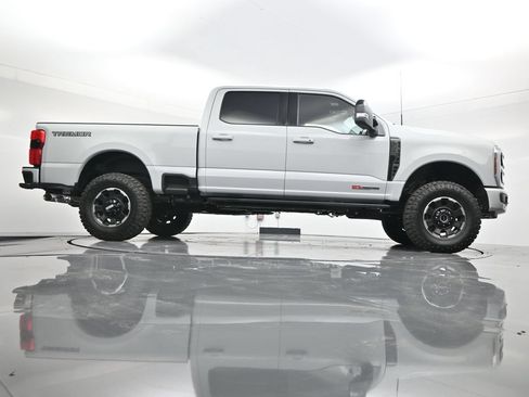 New 2026 Ford F350 Platinum w/ Tremor Off-Road Package AWD/4WD image 40