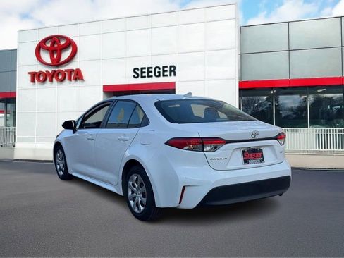 Used 2024 Toyota Corolla LE image 6