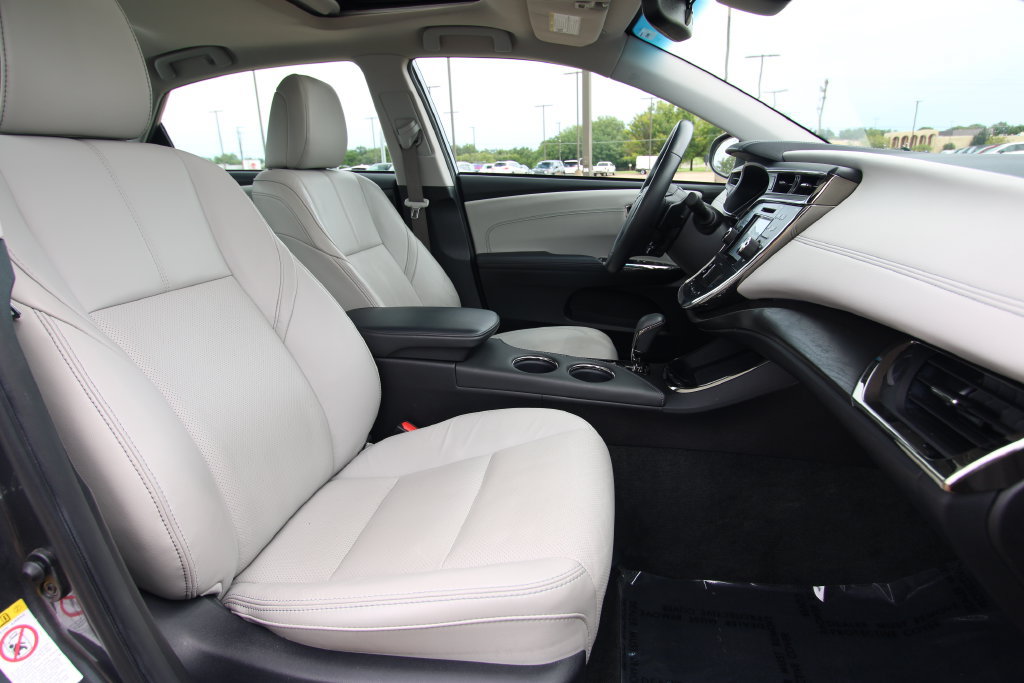 Used 2018 Toyota Avalon Limited w/ All Weather Liner Package FWD image 8
