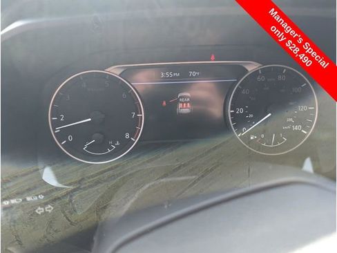 Certified 2025 Nissan Rogue SV image 22