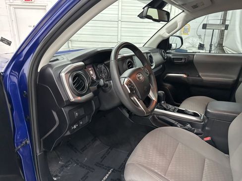 Used 2022 Toyota Tacoma SR5 image 9