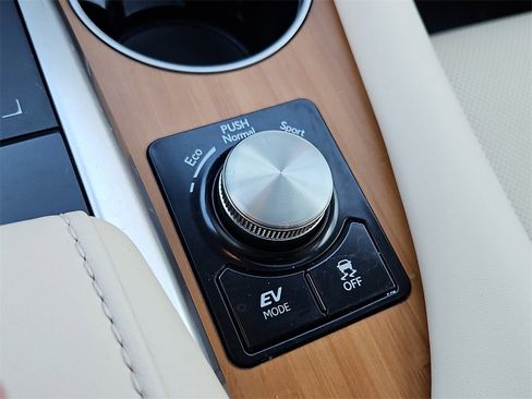 Used 2020 Lexus RX 450h AWD w/ Premium Package image 23