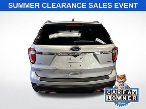 Used 2018 Ford Explorer XLT AWD/4WD image 4