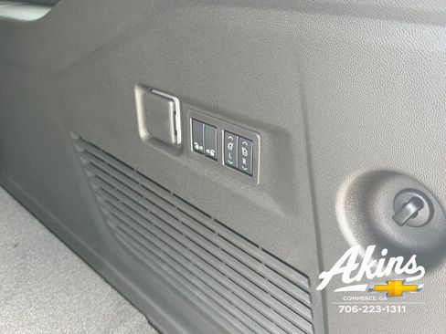 New 2026 Chevrolet Suburban Premier w/ Sun And Tow Package AWD/4WD image 9