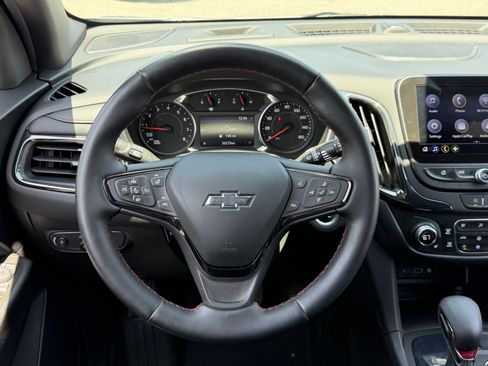 Used 2023 Chevrolet Equinox RS w/ RS Leather Package FWD image 17