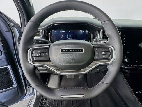 Used 2022 Jeep Wagoneer Series III w/ Premium Group I RWD image 11