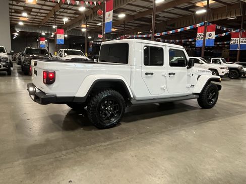 Certified 2025 Jeep Gladiator Sport AWD/4WD image 6