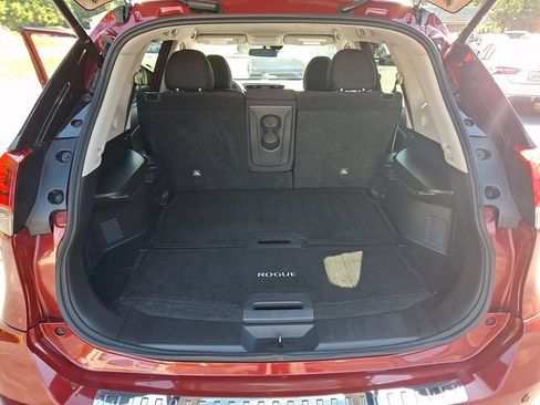 Used 2019 Nissan Rogue SV AWD/4WD image 29