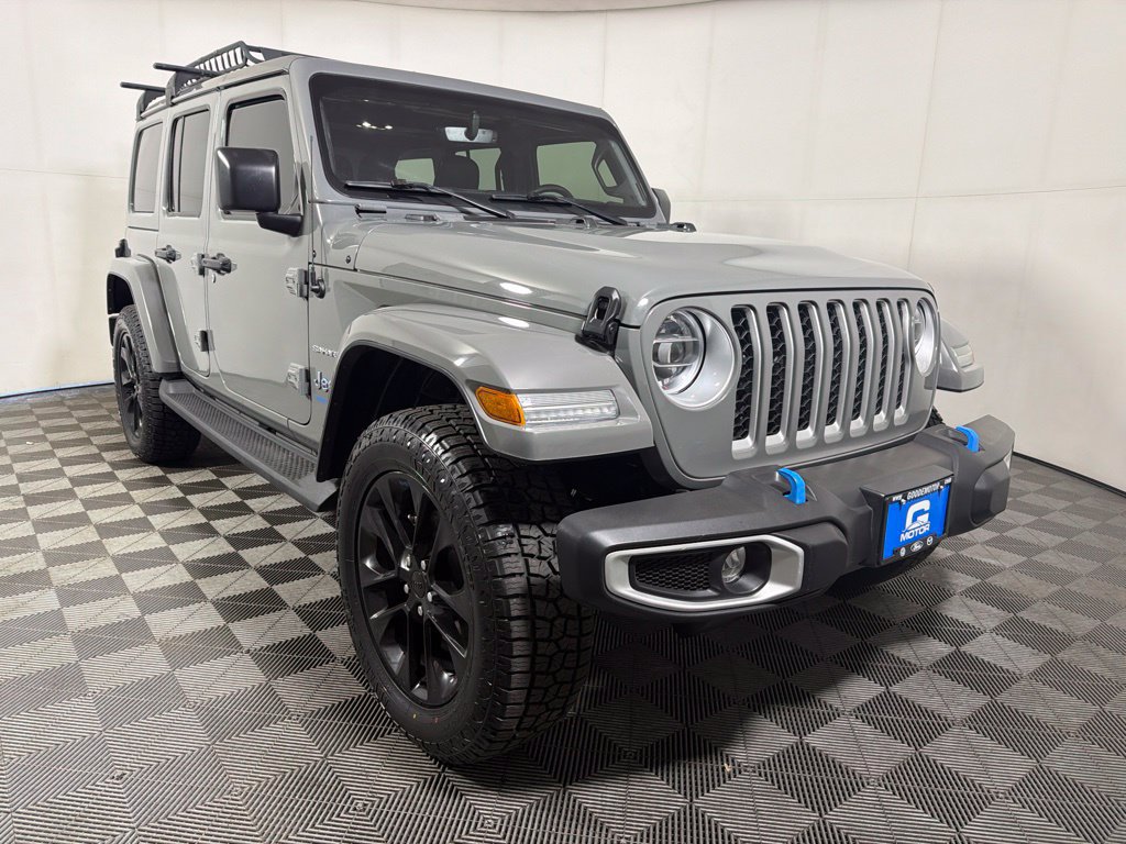 Used 2022 Jeep Wrangler Unlimited Sahara w/ Cold Weather Group AWD/4WD image 2
