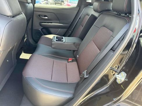New 2026 Nissan Kicks SR FWD image 17