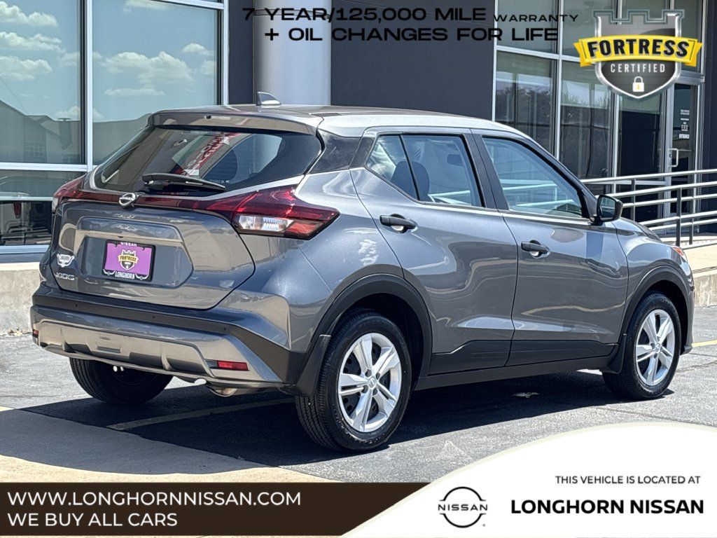 Used 2025 Nissan Kicks Play S FWD image 3