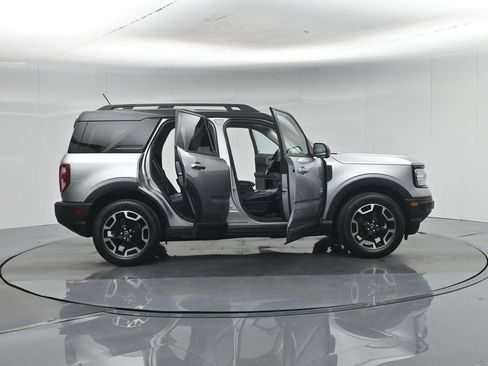 Certified 2023 Ford Bronco Sport Outer Banks w/ Tech Package AWD/4WD image 5