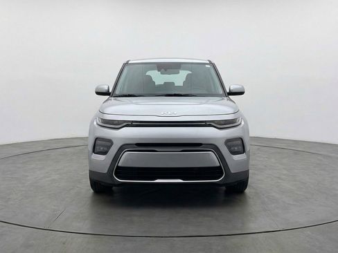 Used 2025 Kia Soul LX w/ LX Technology Package image 2