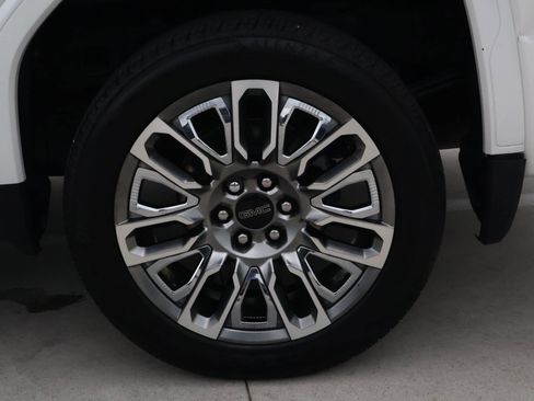Used 2024 GMC Sierra 1500 Denali Ultimate AWD/4WD image 10