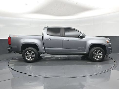 Used 2020 Chevrolet Colorado Z71 AWD/4WD image 2