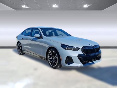 New 2026 BMW 540i xDrive w/ M Sport Package image 7