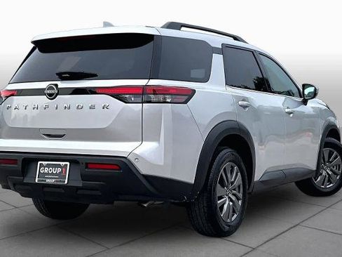 Certified 2025 Nissan Pathfinder SV FWD image 13
