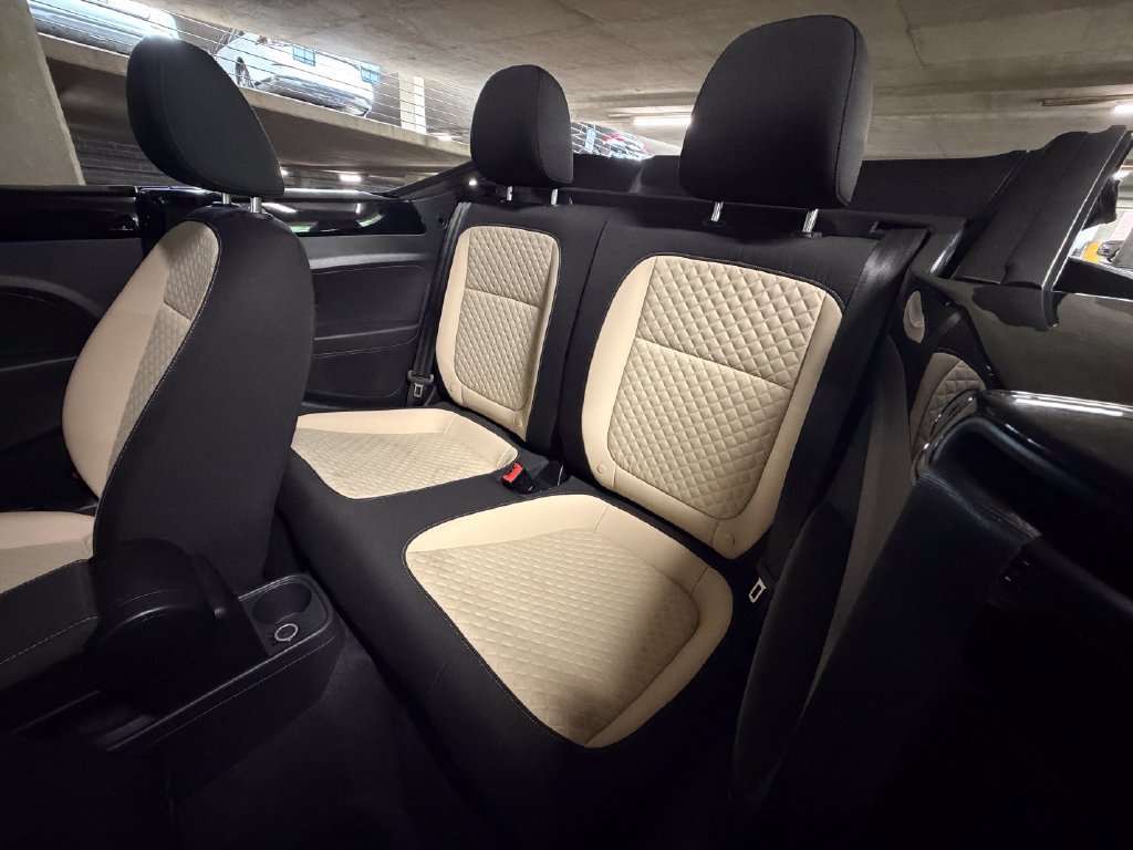 Used 2019 Volkswagen Beetle 2.0T SE FWD image 25