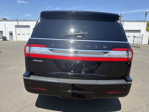 Used 2021 Lincoln Navigator Reserve w/ Luxury Package AWD/4WD image 4