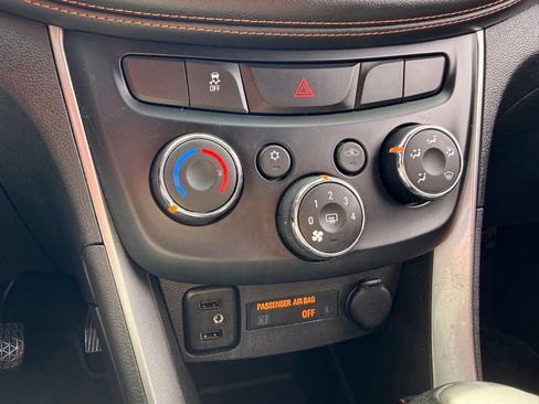 Used 2018 Chevrolet Trax LT w/ Driver Confidence Package FWD image 36