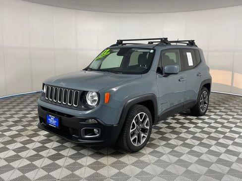 Used 2017 Jeep Renegade Latitude FWD image 1