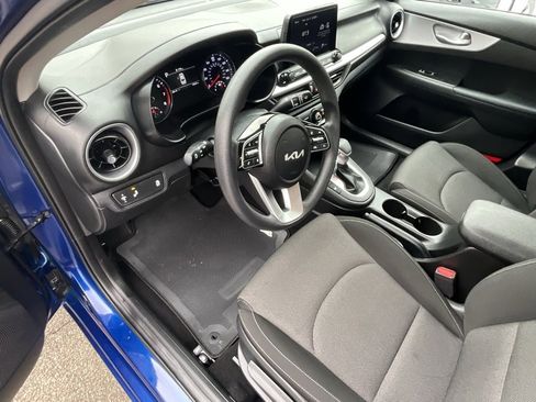Used 2024 Kia Forte LXS w/ LXS Technology Package image 7
