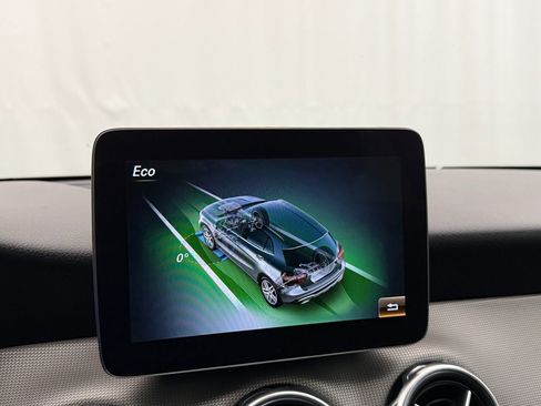 Used 2019 Mercedes-Benz GLA 250 4MATIC SUV AWD image 23