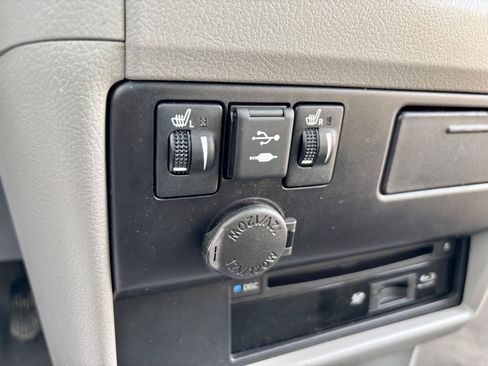 Used 2019 Toyota Sienna XLE Premium FWD image 27