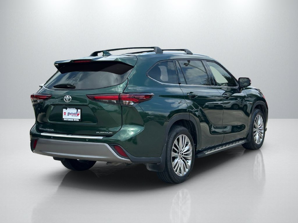 Used 2024 Toyota Highlander Platinum FWD image 5