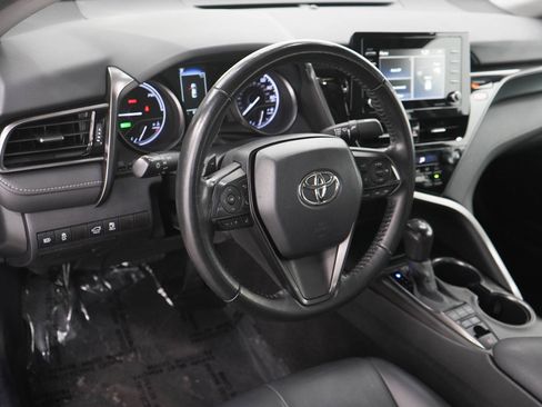 Used 2022 Toyota Camry SE FWD image 19