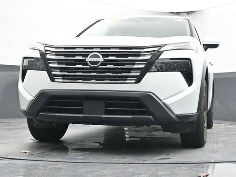 Used 2025 Nissan Rogue SV image 43