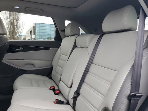 Used 2020 Kia Sorento SX image 10