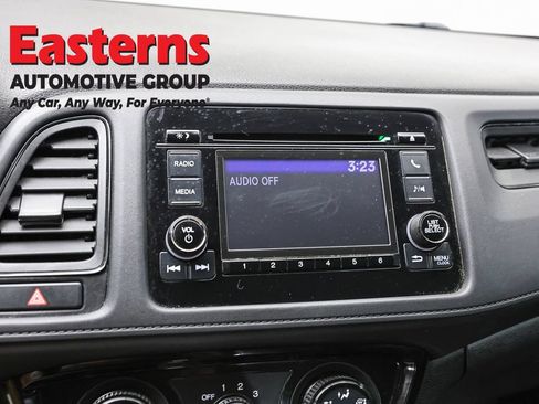 Used 2021 Honda HR-V LX image 17