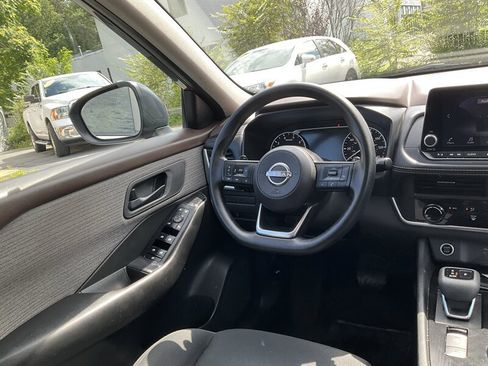 Used 2023 Nissan Rogue S AWD/4WD image 15