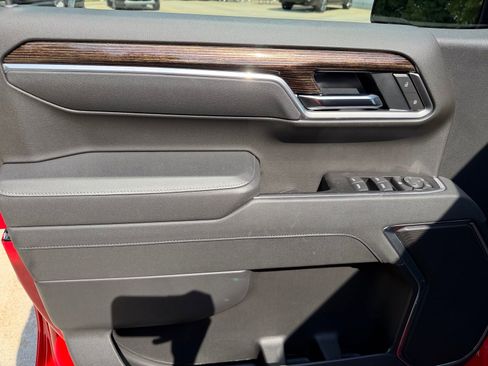 New 2026 GMC Sierra 1500 Elevation image 9