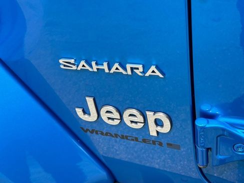 Used 2024 Jeep Wrangler Unlimited Sahara AWD/4WD image 15