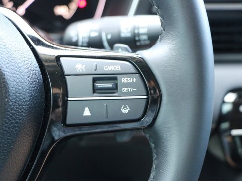 Used 2025 Honda Pilot Touring image 21