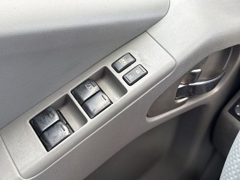 Used 2016 Nissan Frontier SV RWD image 15
