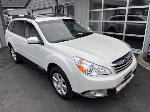 Used 2012 Subaru Outback 3.6R Limited w/ Moonroof Pkg image 1