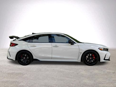 Used 2024 Honda Civic Type R image 10