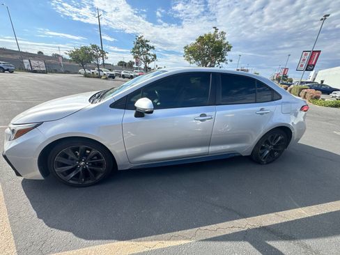 Used 2023 Toyota Corolla SE FWD image 4