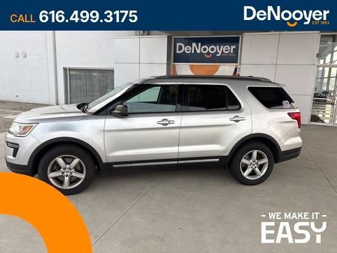 Used 2018 Ford Explorer XLT FWD image 1