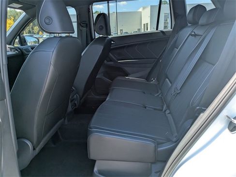 Used 2024 Volkswagen Tiguan SE R-Line image 15