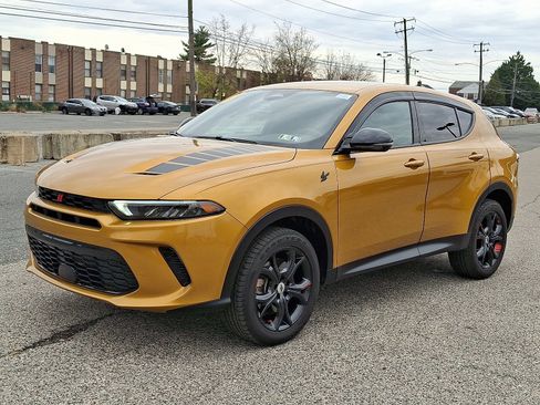 Used 2023 Dodge Hornet GT w/ GT Blacktop Package image 3