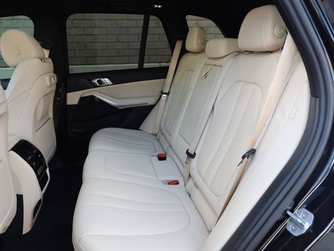 Used 2019 BMW X5 xDrive40i w/ Premium Package 2 AWD/4WD image 22