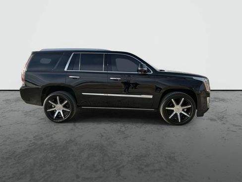 Used 2017 Cadillac Escalade Premium Luxury image 9
