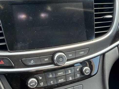 Used 2017 Buick LaCrosse Premium FWD image 9
