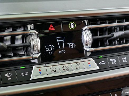 Used 2025 BMW X4 xDrive30i AWD/4WD image 16