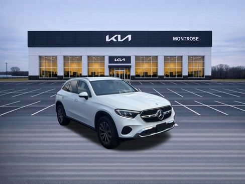 Used 2023 Mercedes-Benz GLC 300 4MATIC image 3